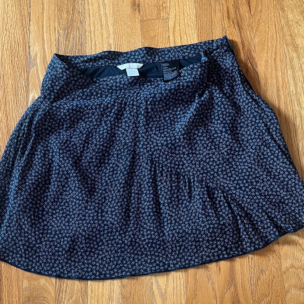H&M Elegant Black Patterned Skirt